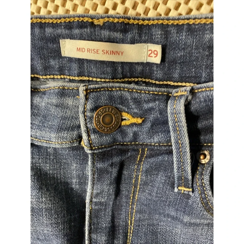 Levi's Woman's Jeans Size 29 Stretchy Mid Rise Skinny Changed Inseam 27" - Picture 2 of 4